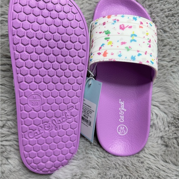 Cat and Jack little girls size medium 2/3 Slides - Picture 3 of 4